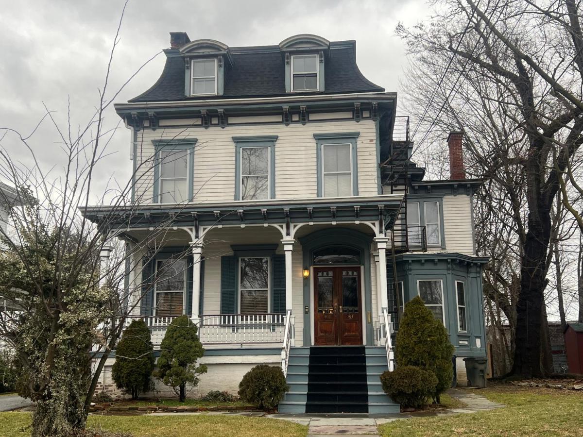 1 Bedroom Private Victorian Apt In Convenient City Location On 5 Acre, Sleeps 4 Poughkeepsie Exterior foto